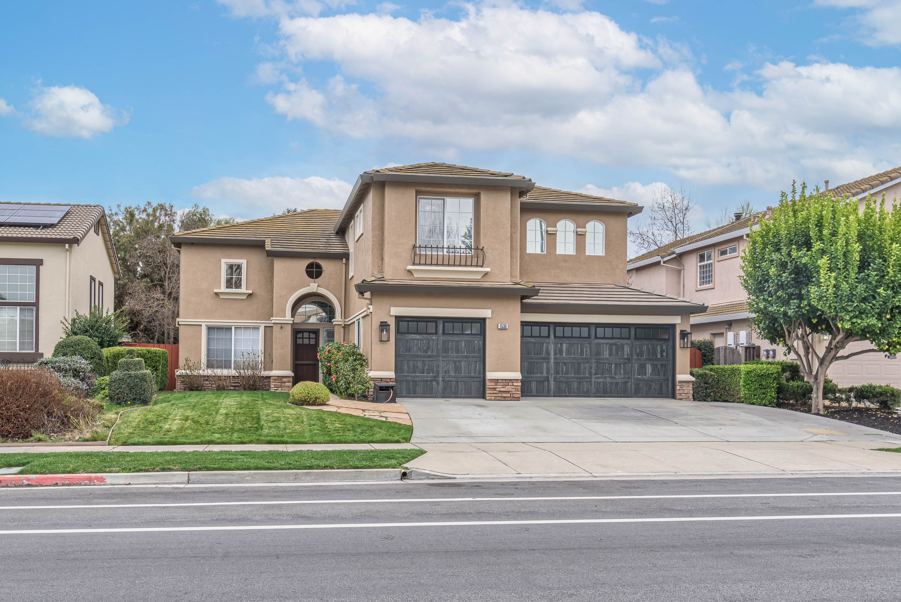 Exterior of 1530 Sunrise Drive